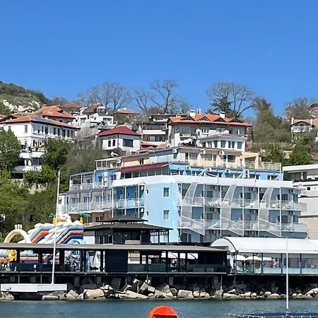 Ξενοδοχείο Lotos 3*