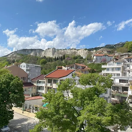 Готель Lotos
