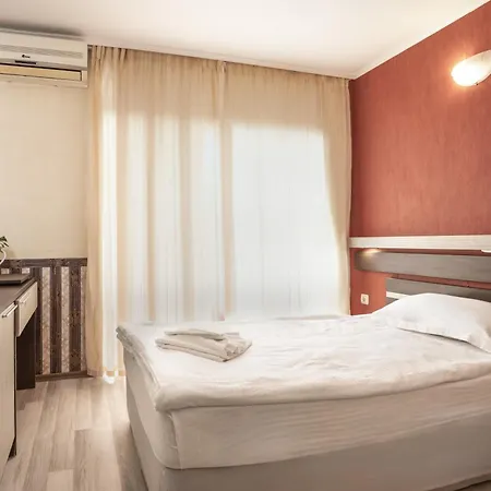 Lotos Hotel 3*